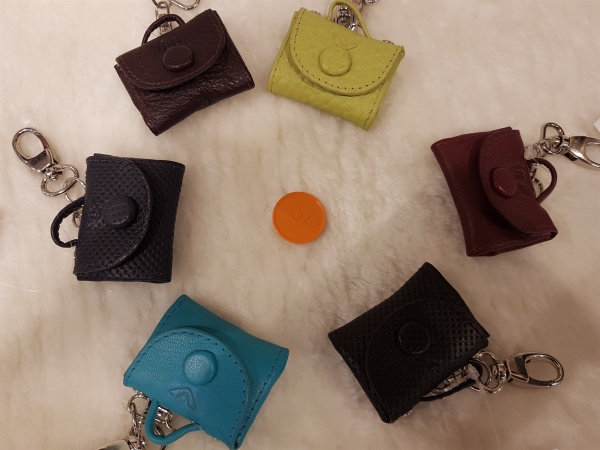 Voi Schlüssel- Taschenanhänger in verschiedenen Farben 